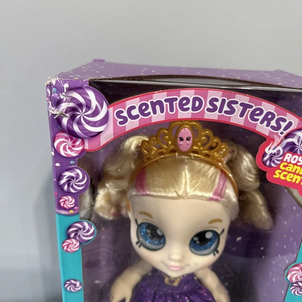 Shopkins Kindi Kids‎ vinyl doll Royal candy scented NIB Tiara Sparkles